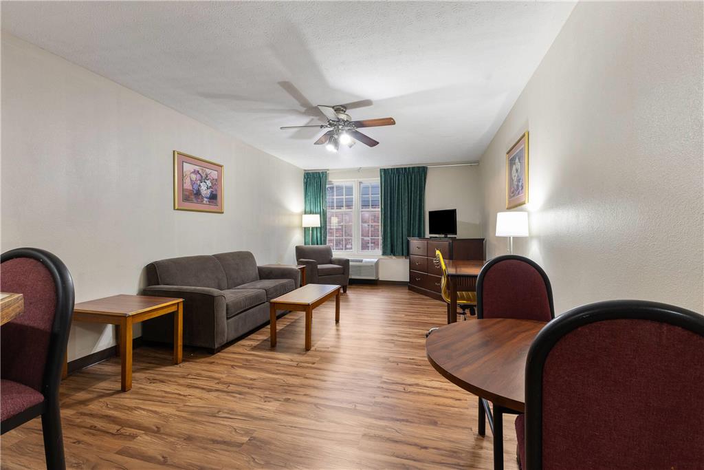 Days Inn by Wyndham Madisonville - photo 39