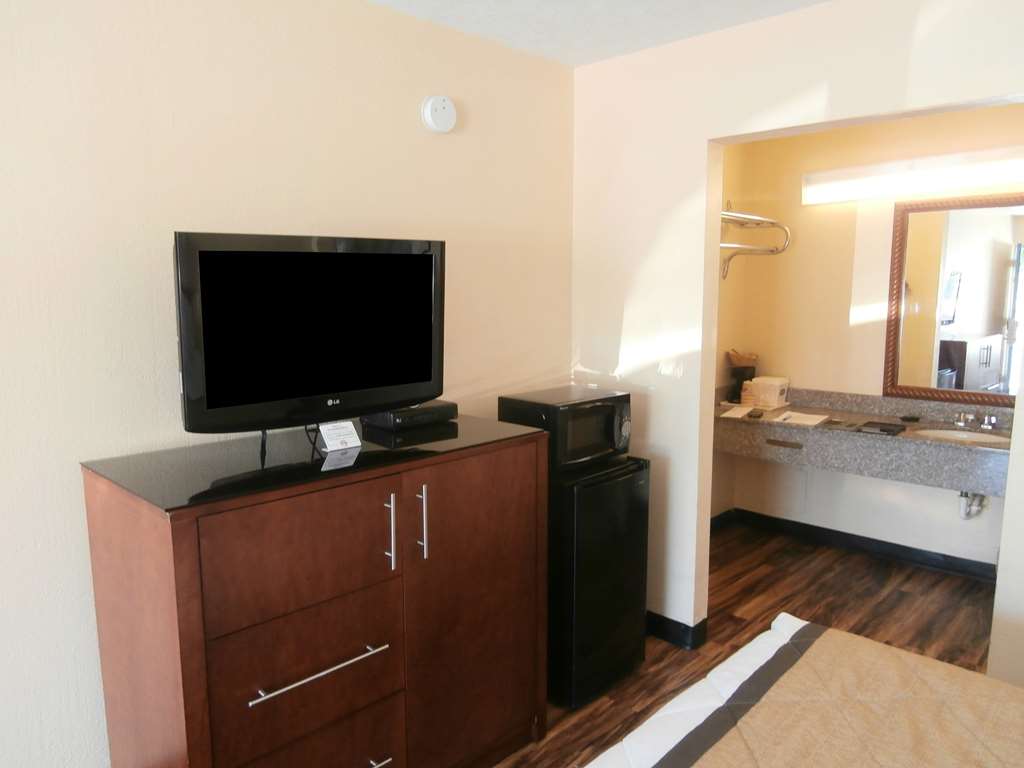 Country Hearth Inn & Suites Cartersville - photo 12