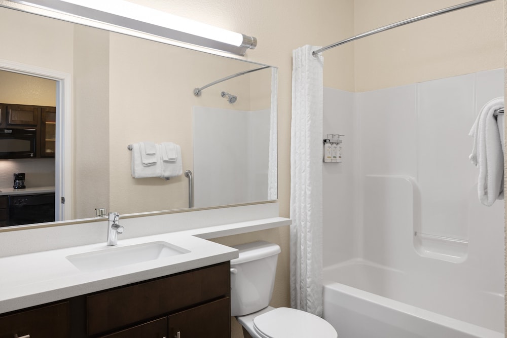 Candlewood Suites Bismarck by IHG - photo 23