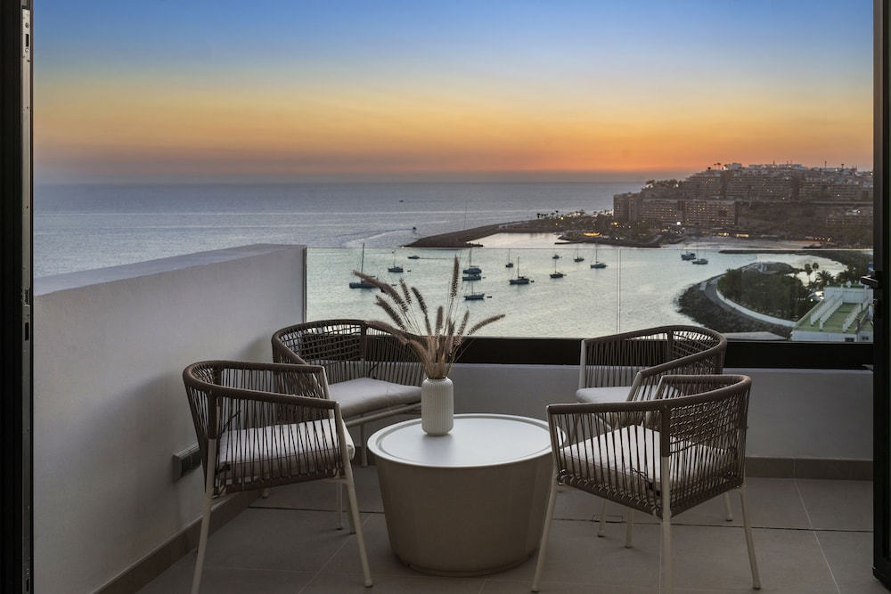 Palmera Sea View in Mogan, Spain