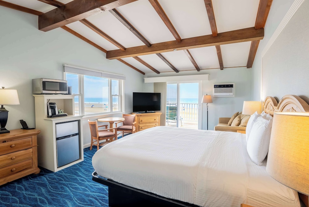 Norseman Resort on the Beach - photo 8