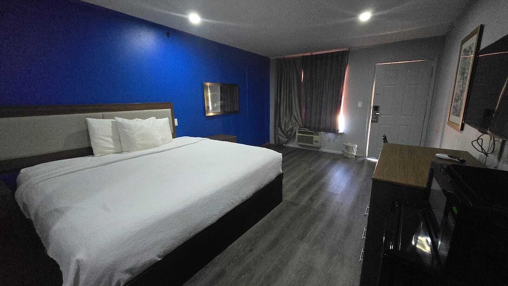 Jeffersonian Motor Inn - photo 8