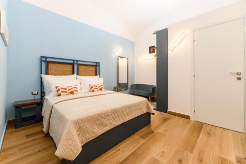 Nea Domus Santa Monica — 4-Star Luxury Hotel in Naples, Italy