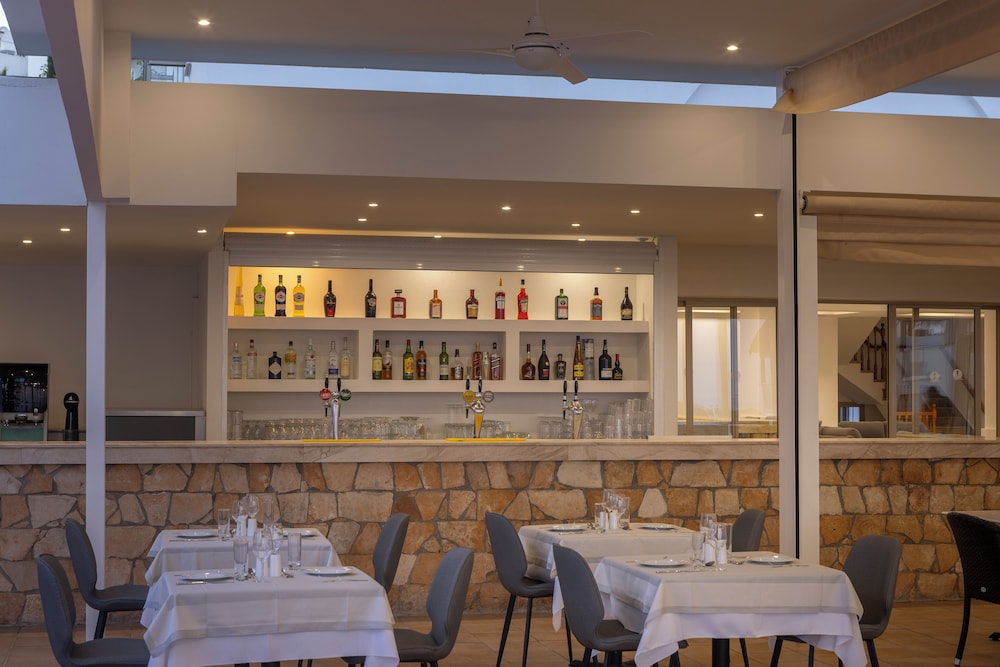 מזון ומשקאות