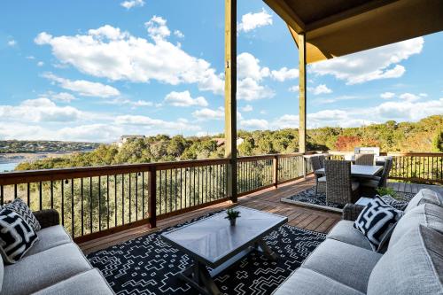 Lake House A Birdy Vacation Rental — 4-Star Luxury Hotel in Canyon Lake, United States