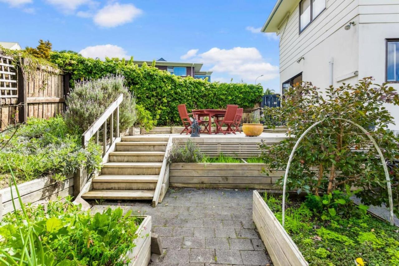 Coastal Retreat Unit close to Beach in Auckland, New Zealand