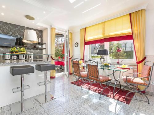 Villa A Cappella WG 1 Gelbe Orchidee — 4-Star Luxury Hotel in Ostseebad Binz, Germany