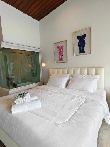 Mr Black & Ms White Self Check in accommodation