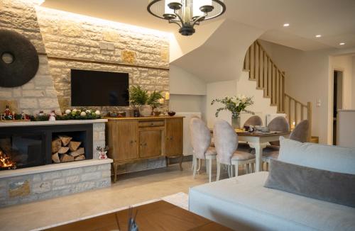 Κόρυς — 4-Star Luxury Hotel in Karpenisi, Greece
