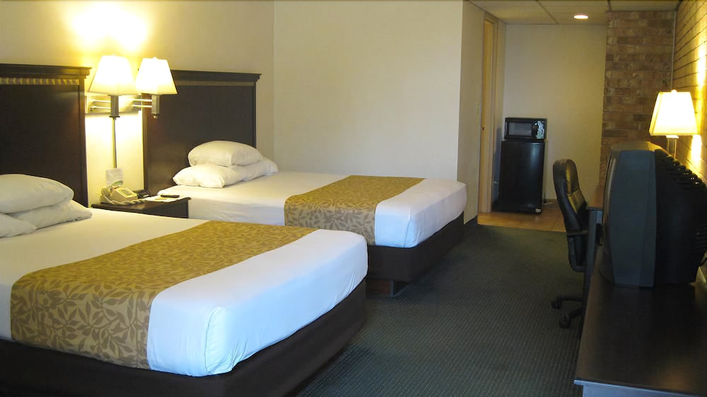 Echo Hotel & Conference Center — hotel in Edinburg