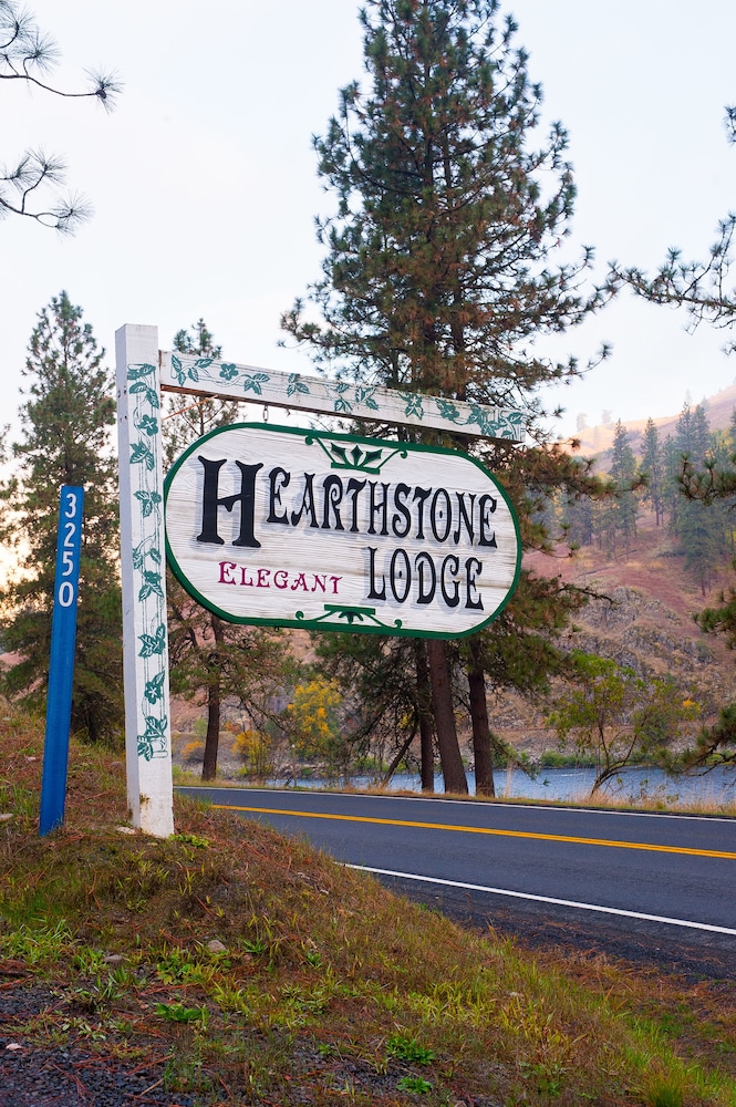 Hearthstone Elegant Lodge by the River - photo 43