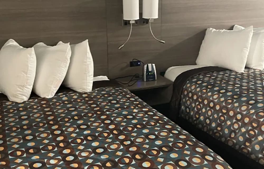 Baymont by Wyndham Bellevue Omaha - photo 8