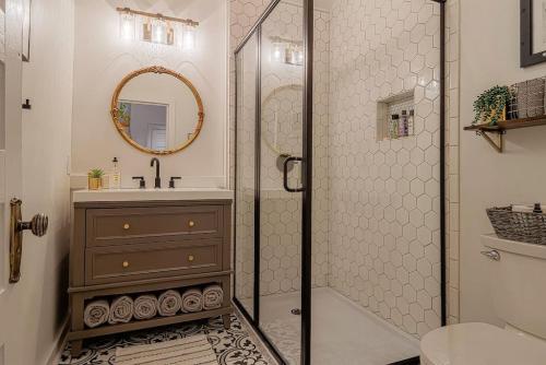 Queen Anne Travelers Apartment — 4-Star Luxury Hotel in Columbia, United States
