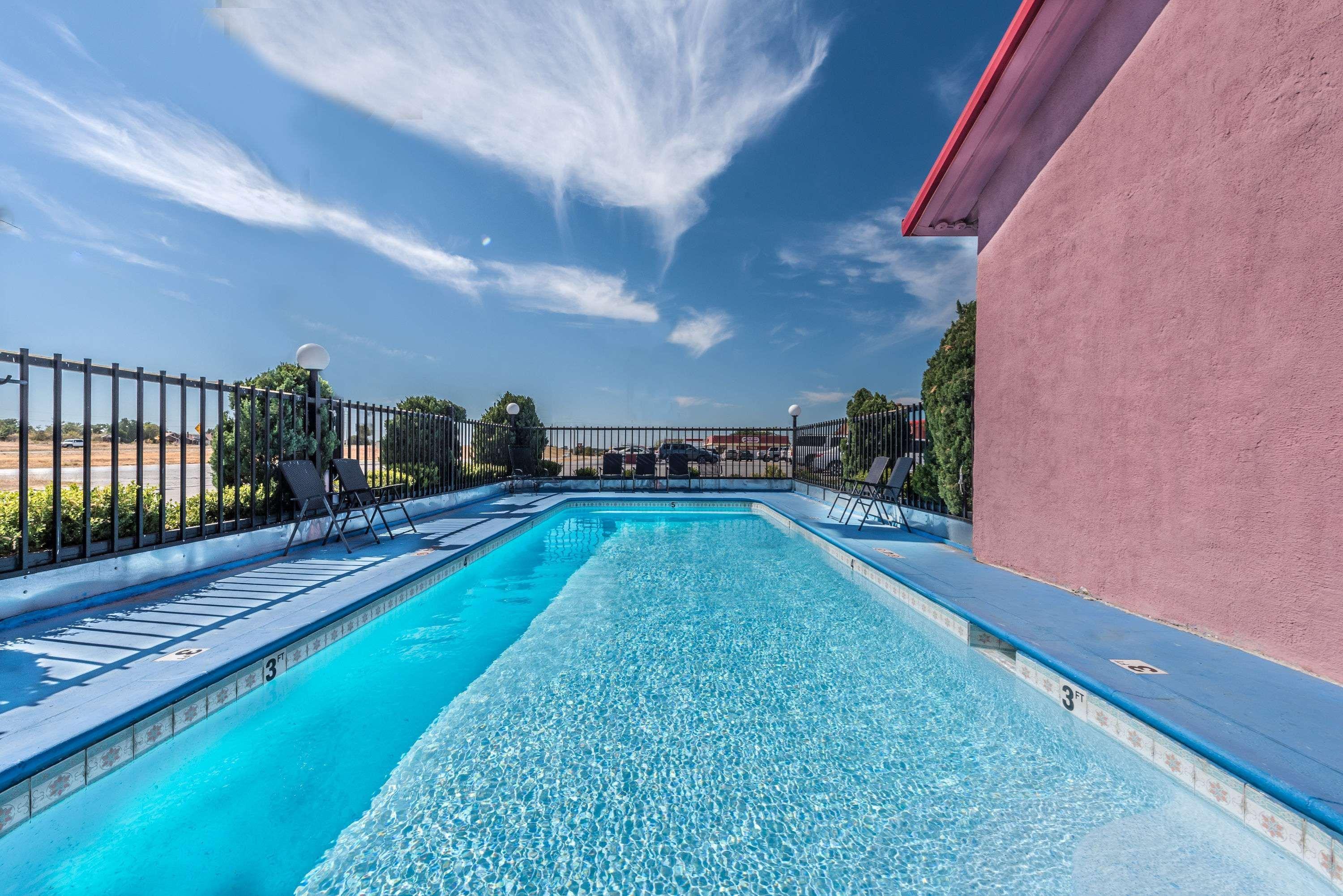 Super 8 by Wyndham Eastland - photo 16
