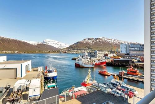 Sea View & Northern Lights Central Apartment — 4-Star Luxury Hotel in Tromso, Norway