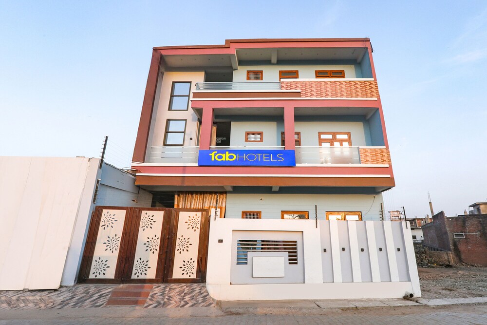 Fabhotel Hridyam Madhuram in Fyzabad, India