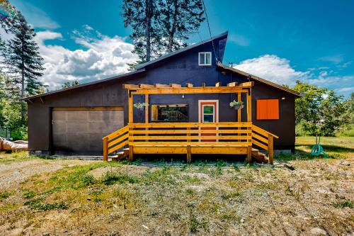 Riverfront Retreat — 4-Star Luxury Hotel in Cle Elum, United States