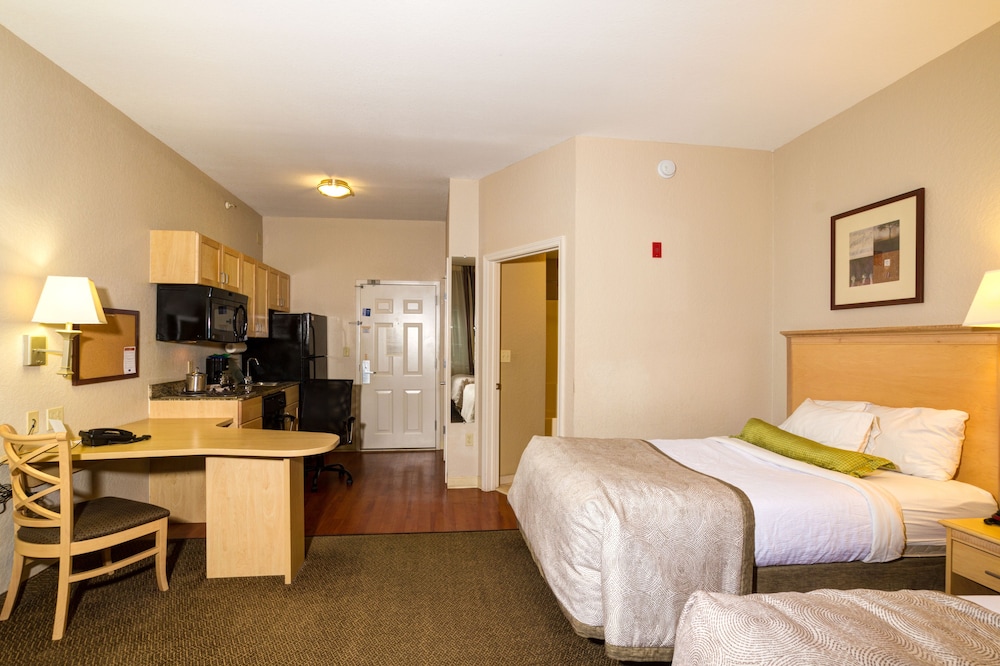 Candlewood Suites Ft Myers I 75 By IHG - photo 3