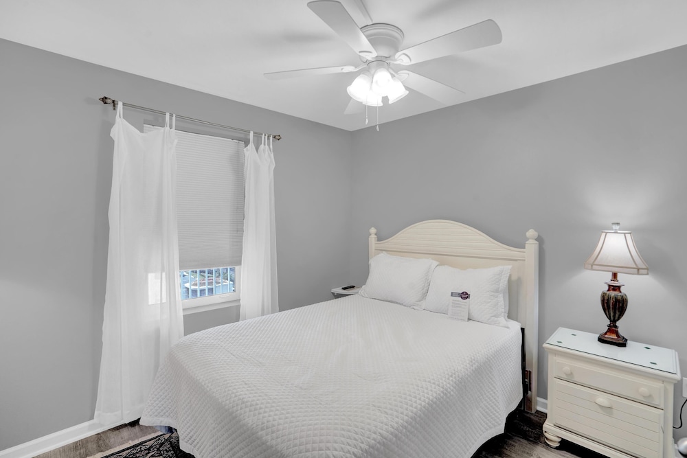 Grand Caribbean 225 - last minute hotel in Orange Beach