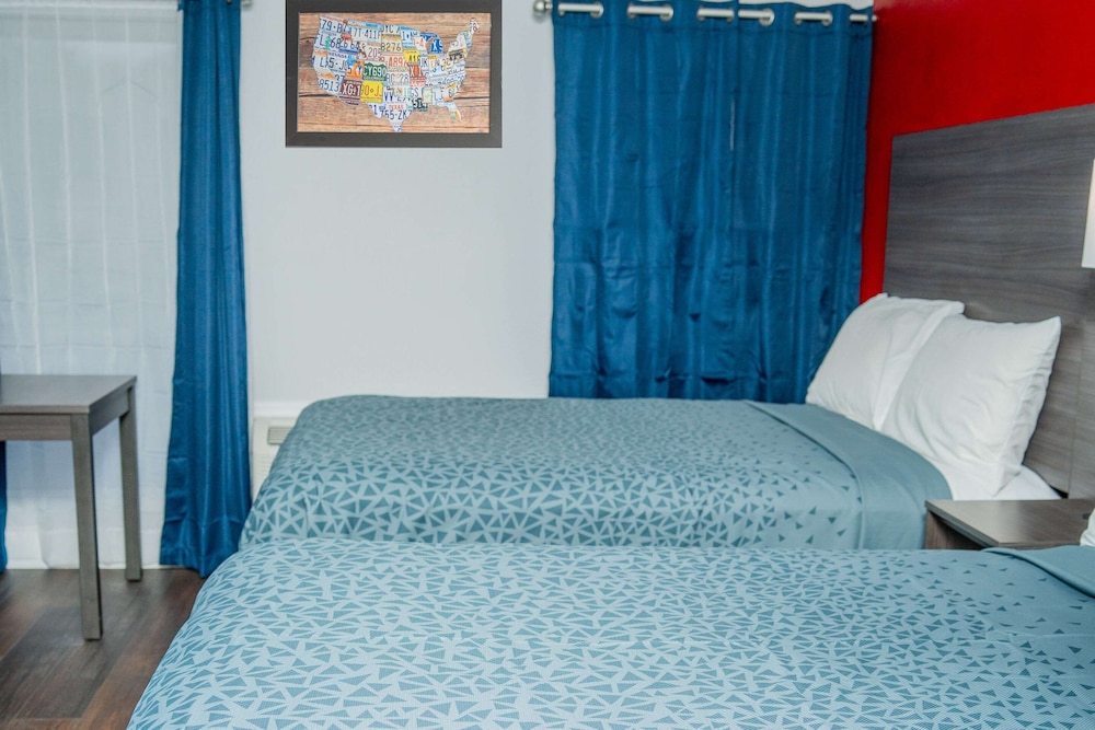 Econo Lodge Clarks Summit Scranton - photo 7