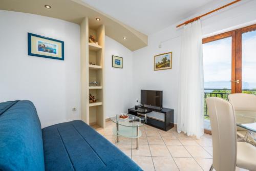 Ferienwohnung 5235 5 in Drenje — 4-Star Luxury Hotel in Drenje, Croatia