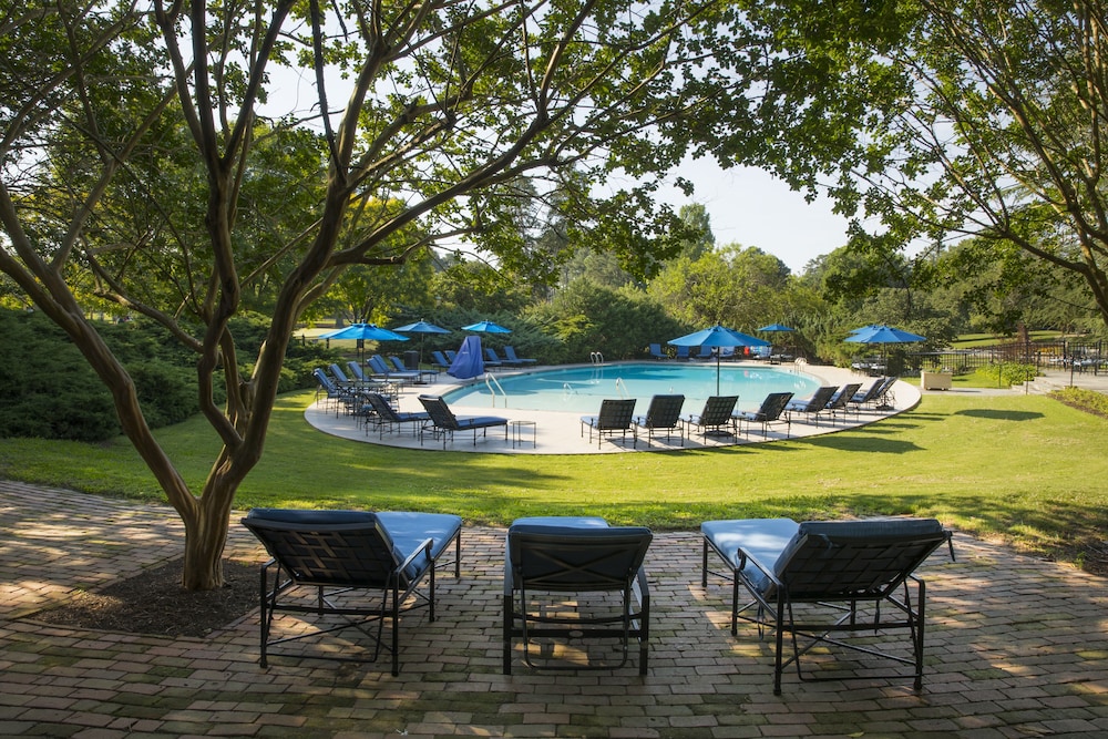 Williamsburg Lodge Autograph Collection - photo 62