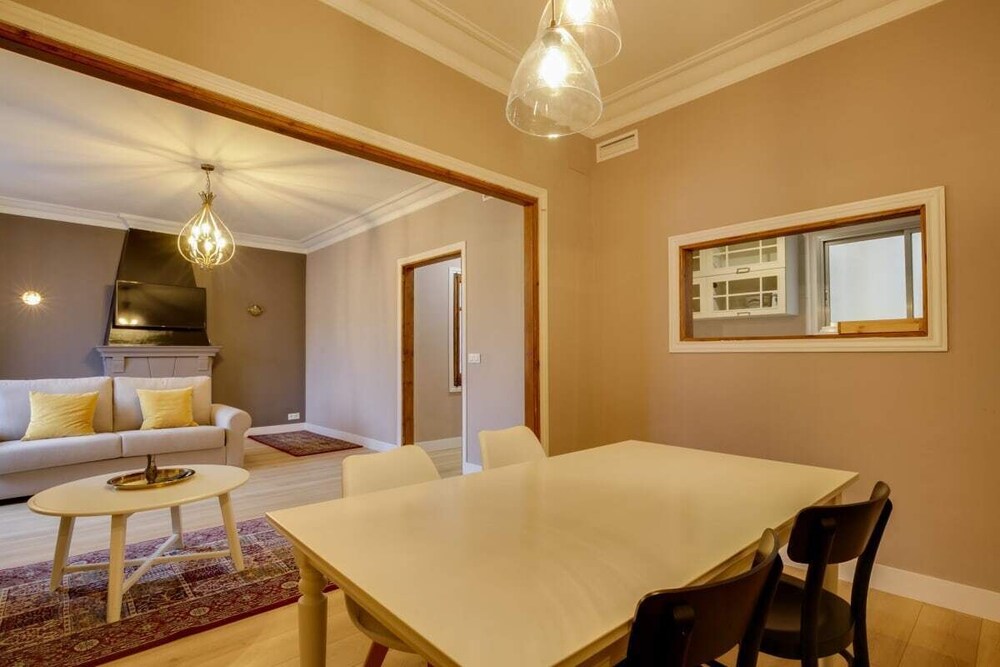 Cosy 3 Bed 2 Bath in Vibrant Eixample Near Metro — Barcelona — photo 5