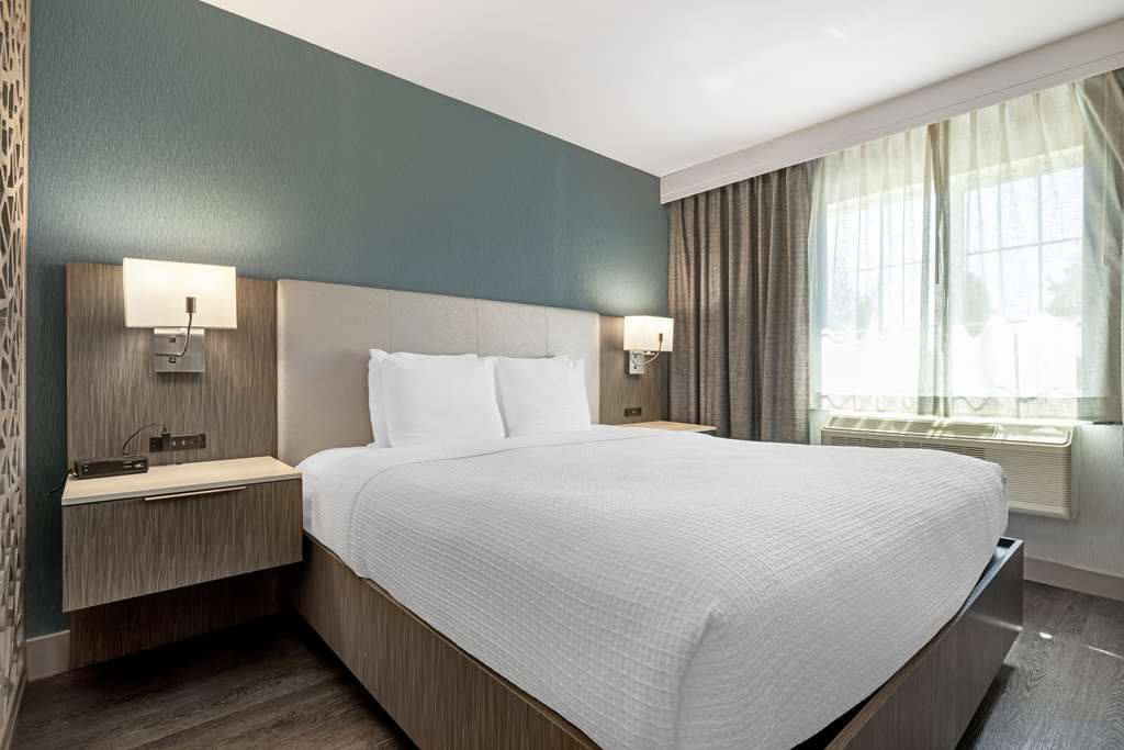 Best Western Plus Temecula Wine Country Hotel &Suites - photo 12