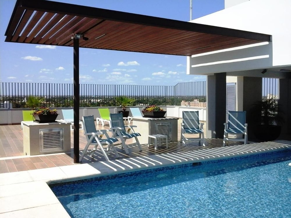 Rooftop pool