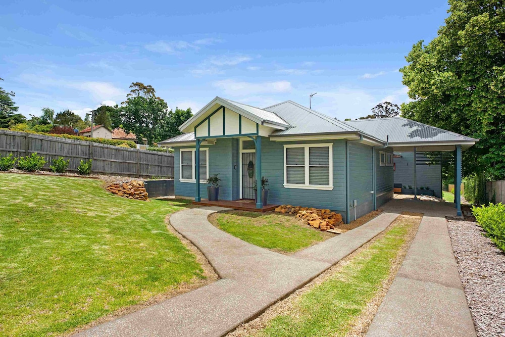 Sofia Rose House only — 4-Star Luxury Hotel in Katoomba, Australia