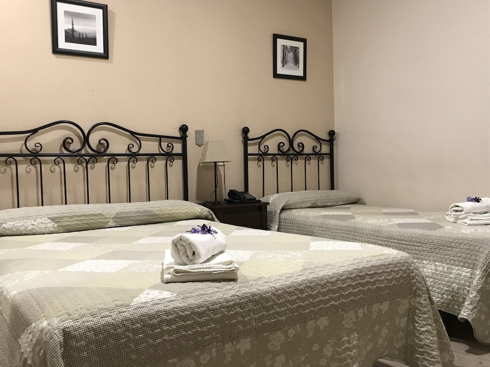 Hostal El Pilar Madrid hotel