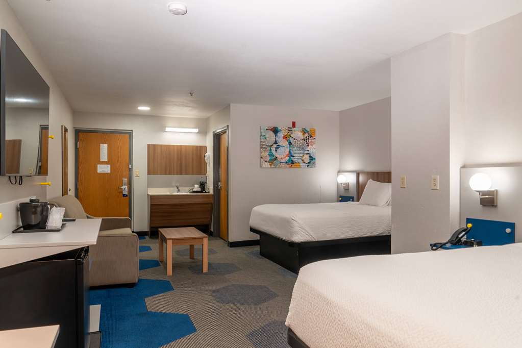 Microtel Inn & Suites by Wyndham Pigeon Forge - photo 19
