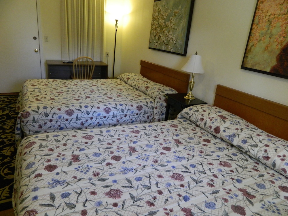 Twin Oaks Motel - photo 10