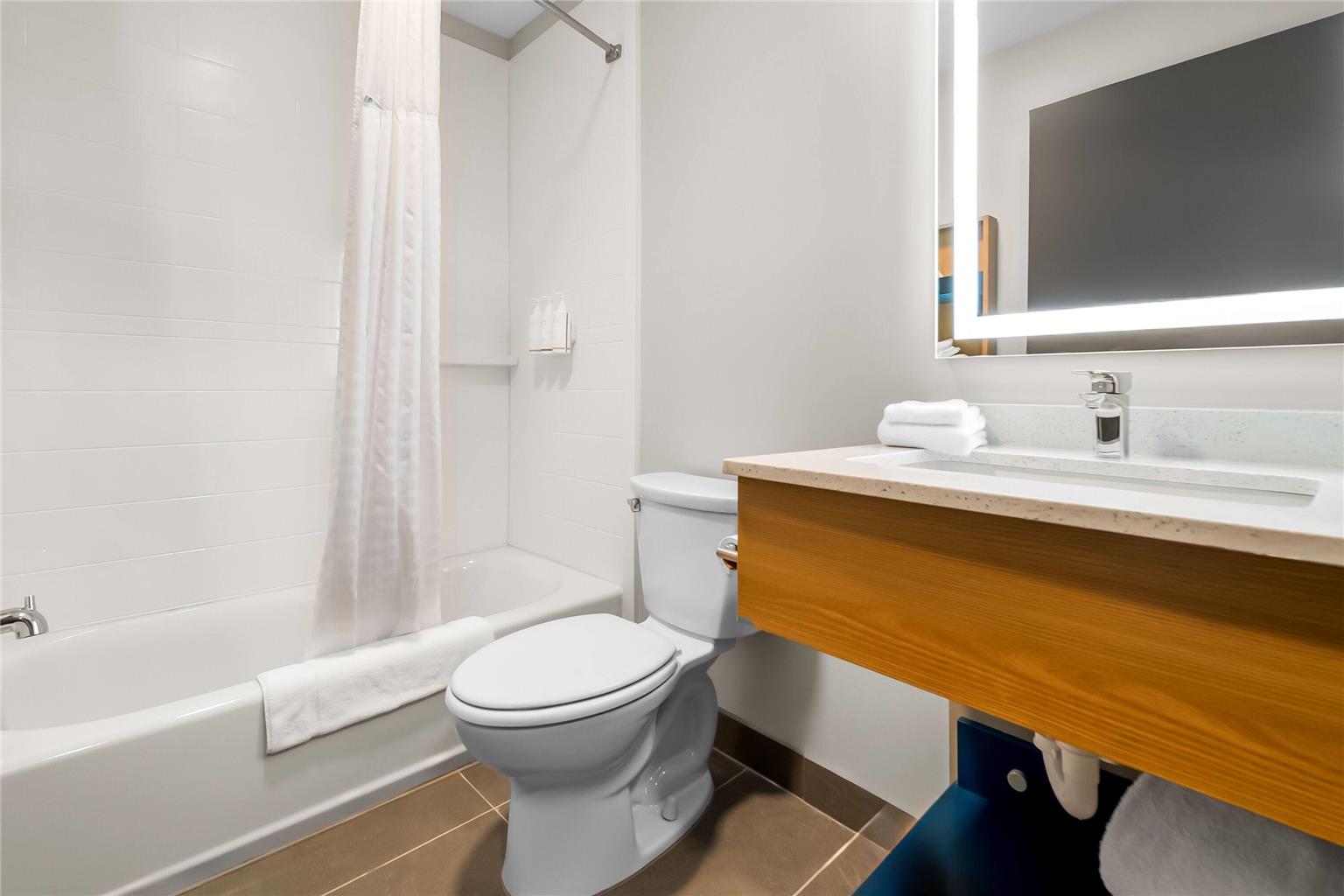 Microtel Inn and Suites by Wyndham Prattville Montgomery - photo 21