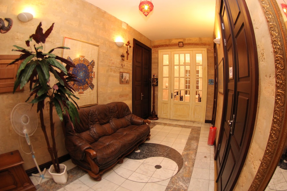Freedom Grand Triplex Lumineux Decoration Contemporaine Plein Centre Historique Bayeux Parking Gratuit a Proximite Proche Commerces Restaurants Plages du Debarquement