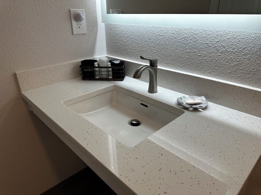 West Beach Suites - photo 101