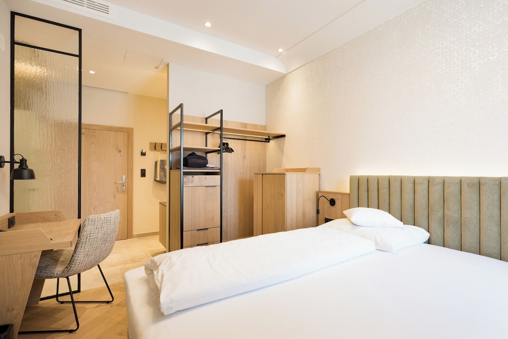 Gasthof Hotel Post — hotel in Strass Im Zillertal