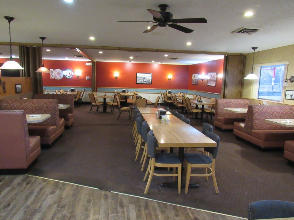 Meadowlark Inn Bridgeport - photo 19