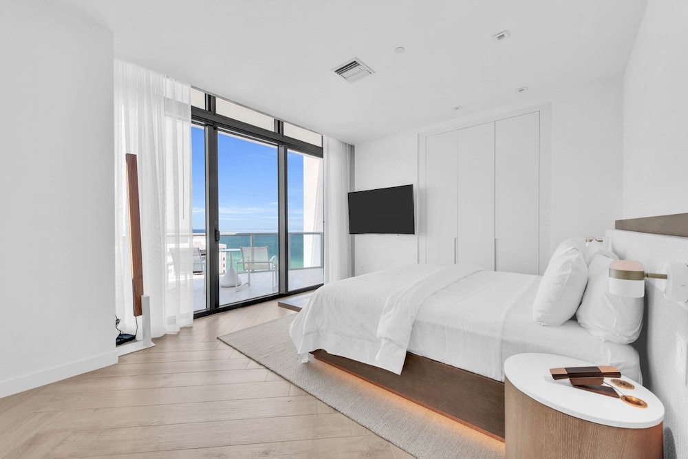 W South Beach - photo 19