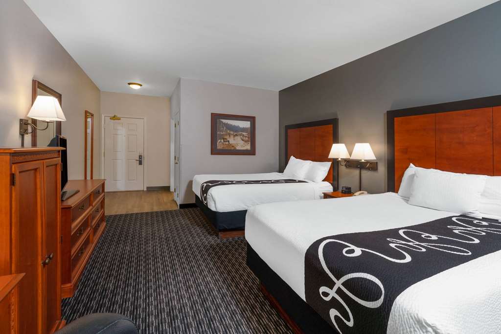 La Quinta Inn & Suites by Wyndham Rifle - photo 9