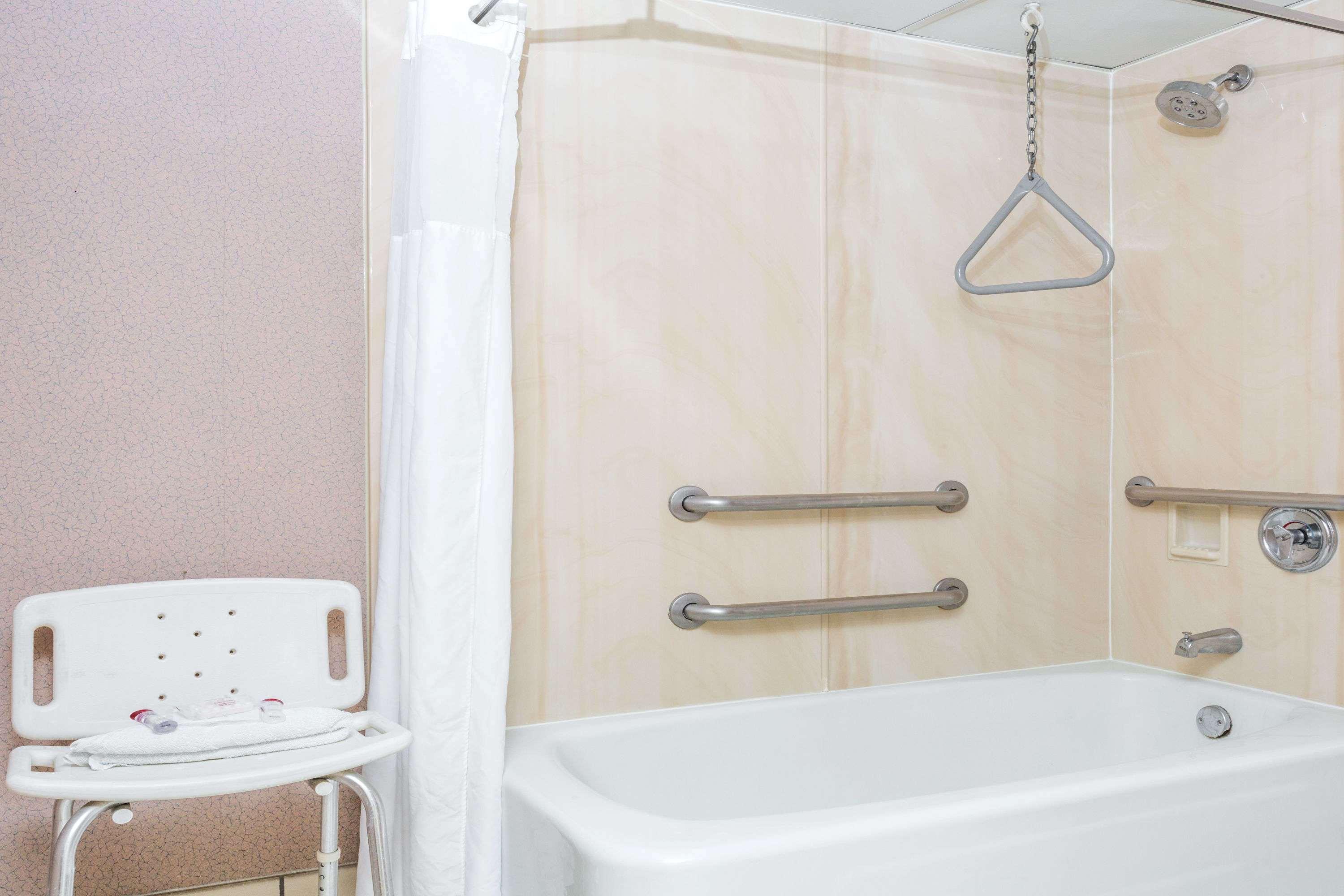 Ramada by Wyndham Salt Lake City North Temple - photo 16
