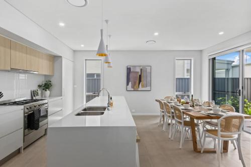 Marina Escape Contemporary Coastal Living — Shellharbour