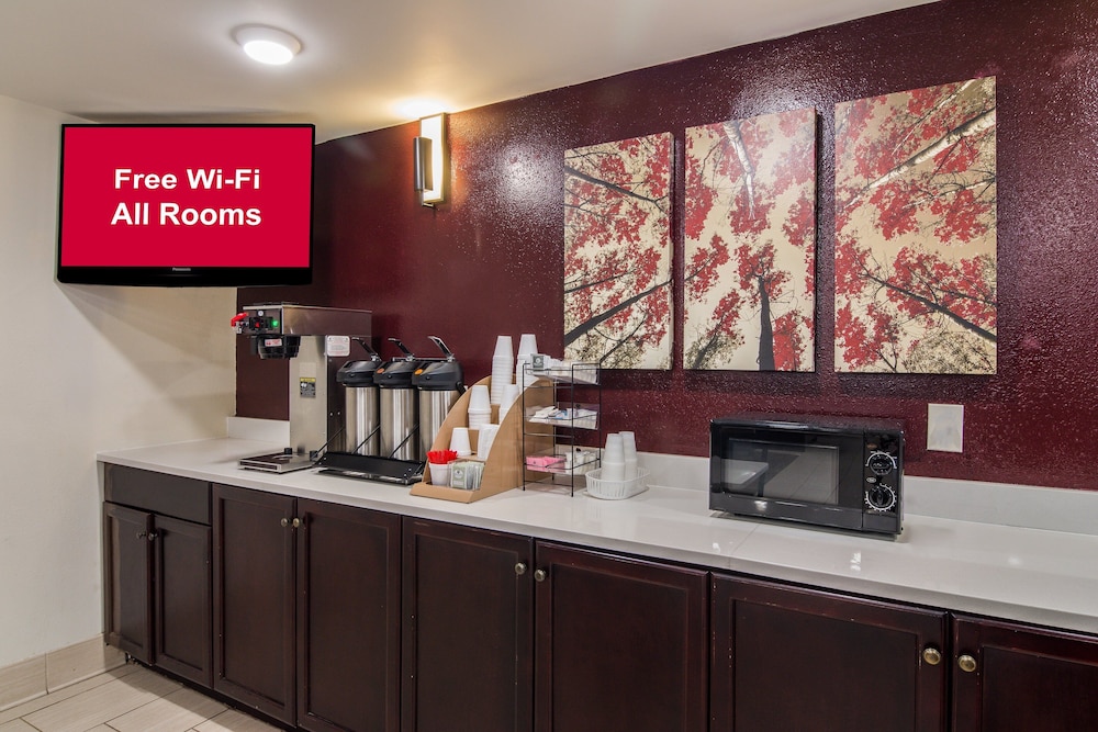 Red Roof Inn Chattanooga Hamilton Place - photo 24