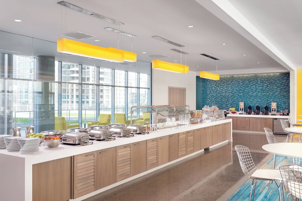 Springhill Suites San Diego Downtown Bayfront - photo 24