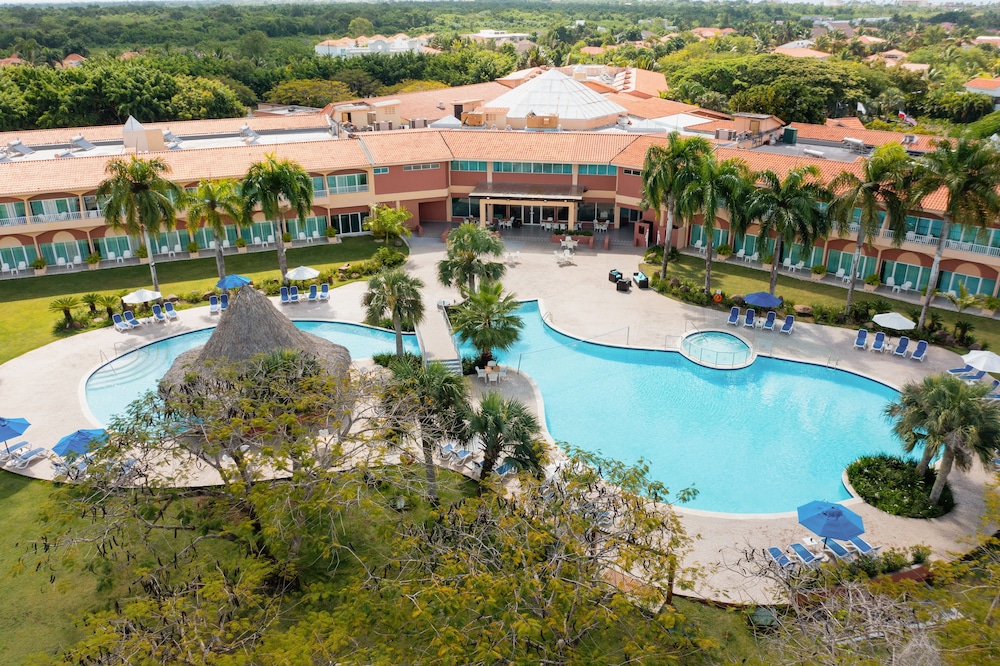 Hodelpa Garden Suites Golf & Convention Center - carbon neutral hotel in Santo Domingo