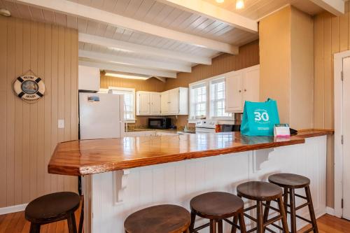 Coastal Breeze by Oak Island Accommodations - photo 30