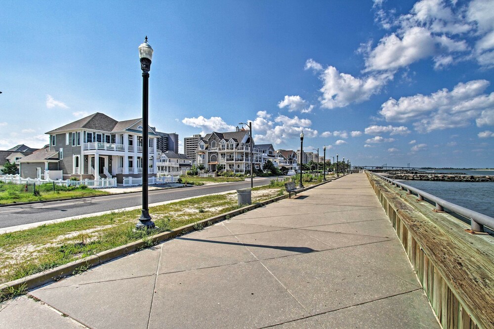 Idyllic Oceanfront Home on Atlantic City Boardwalk - photo 28
