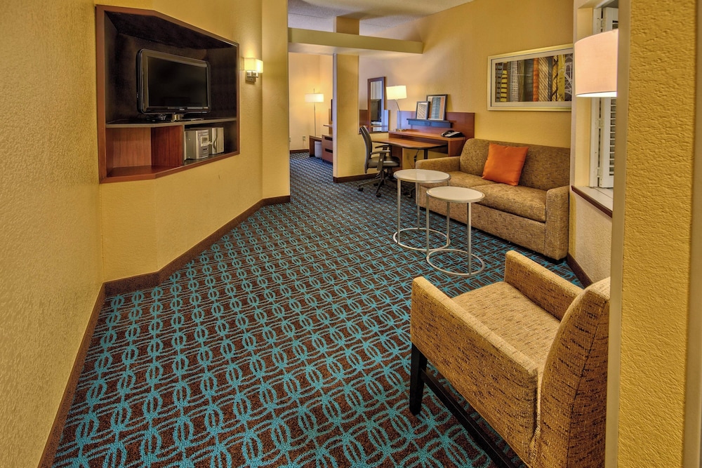 Fairfield Inn & Suites by Marriott Russellville - photo 19