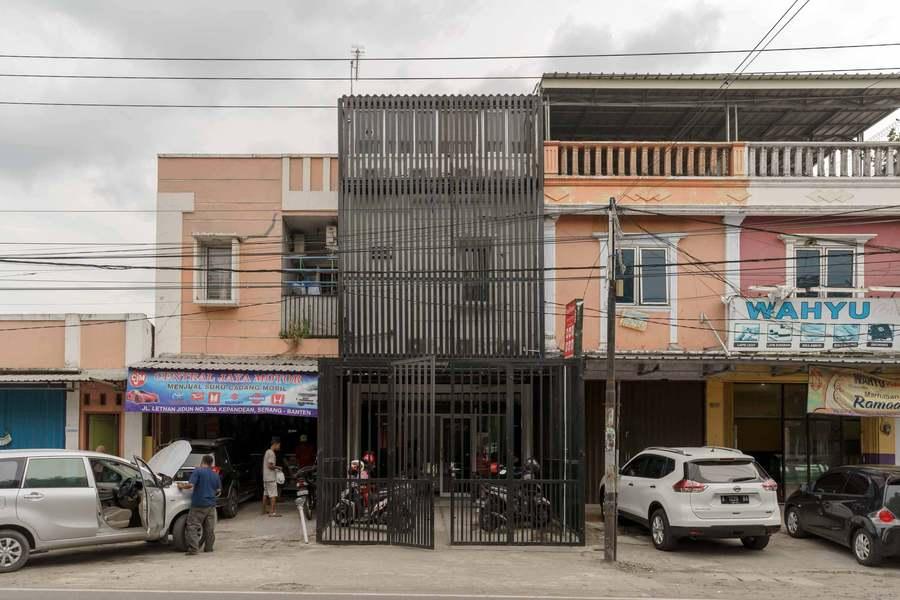RedDoorz near Alun Alun Kota Serang in Serang, Indonesia