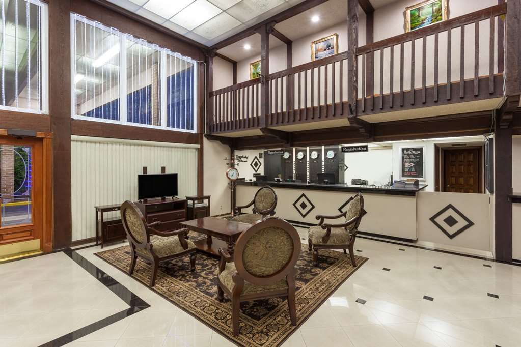 Travelodge by Wyndham Orange County Airport Costa Mesa - photo 13